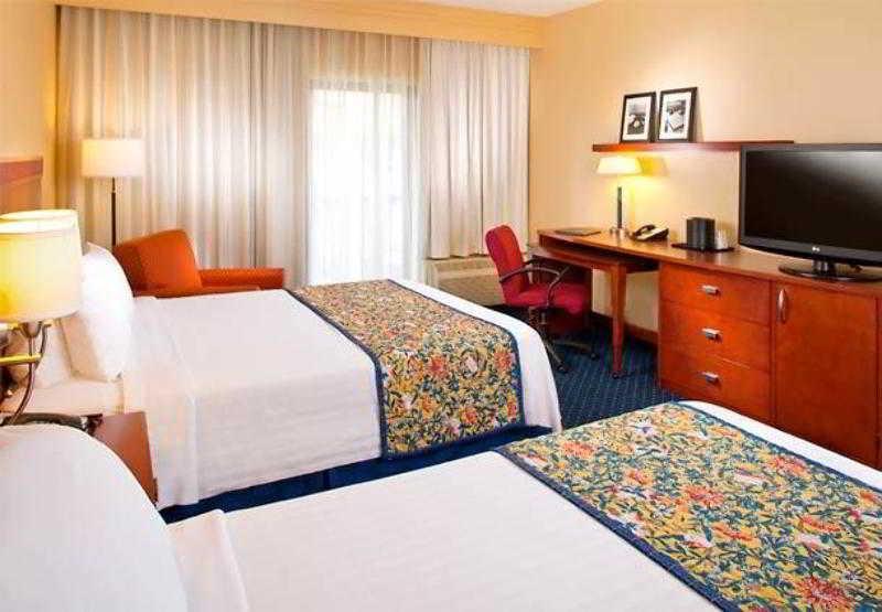 Courtyard By Marriott Memphis Airport Hotel Exterior foto
