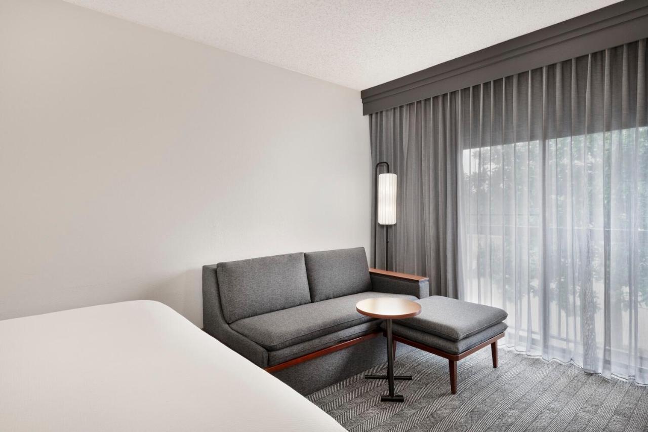 Courtyard By Marriott Memphis Airport Hotel Exterior foto
