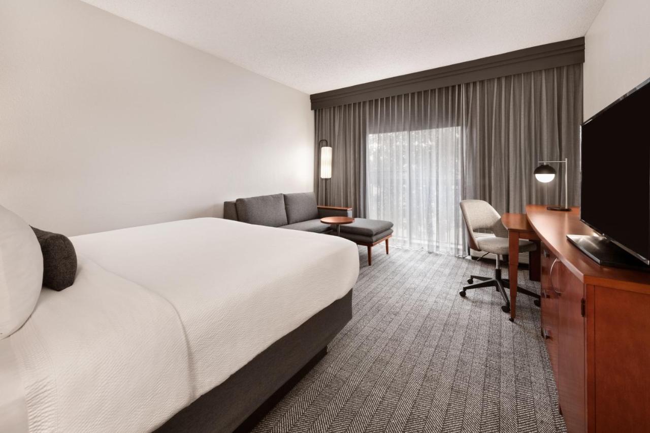 Courtyard By Marriott Memphis Airport Hotel Exterior foto