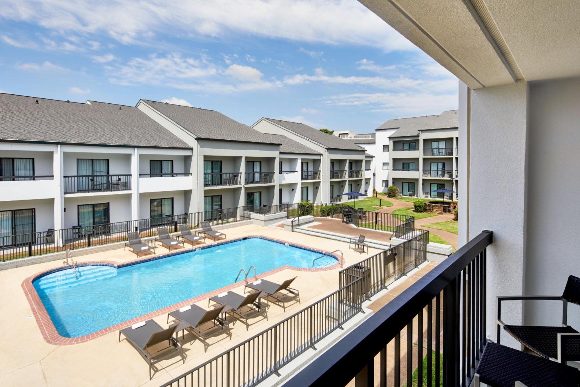 Courtyard By Marriott Memphis Airport Hotel Exterior foto