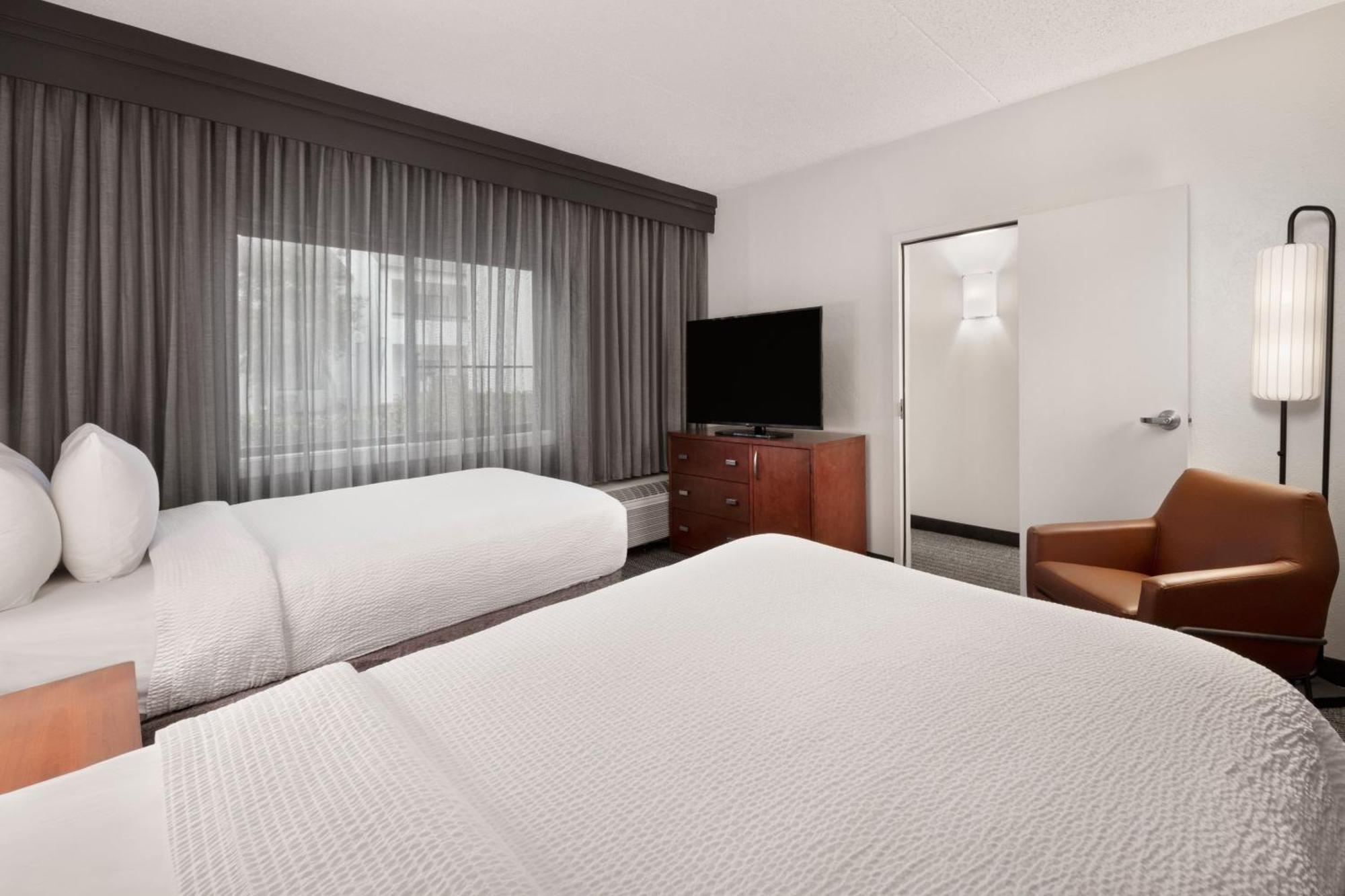 Courtyard By Marriott Memphis Airport Hotel Exterior foto