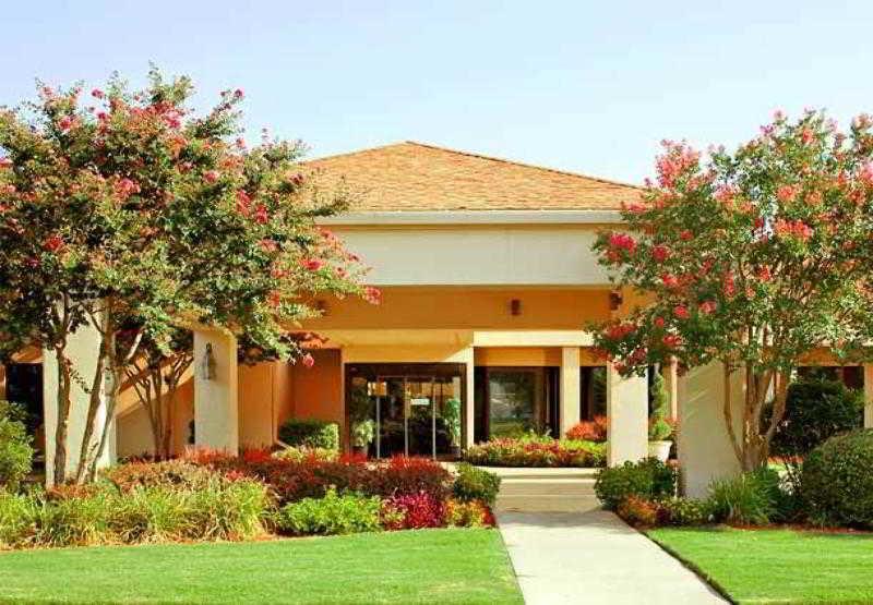 Courtyard By Marriott Memphis Airport Hotel Exterior foto