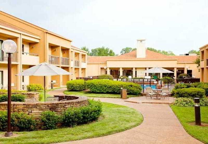 Courtyard By Marriott Memphis Airport Hotel Exterior foto